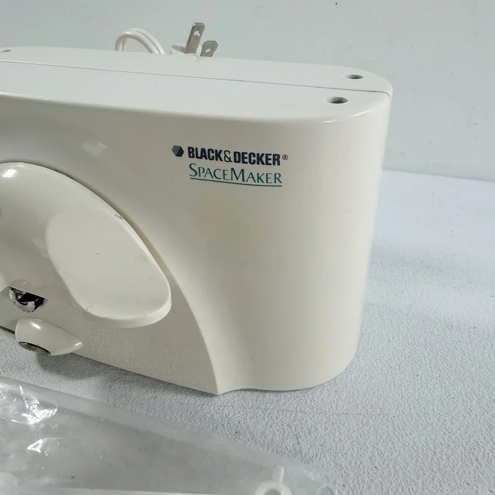 BLACK+DECKER Spacemaker Under Counter Can Opener EC75 White W/ Hardware TESTED